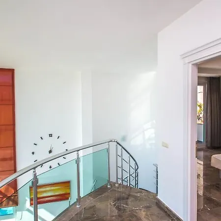 빌라 4 Bedroom - White Village