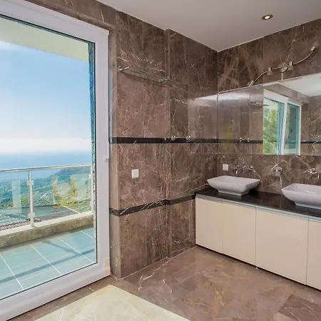 4 Bedroom - White Village 알란야